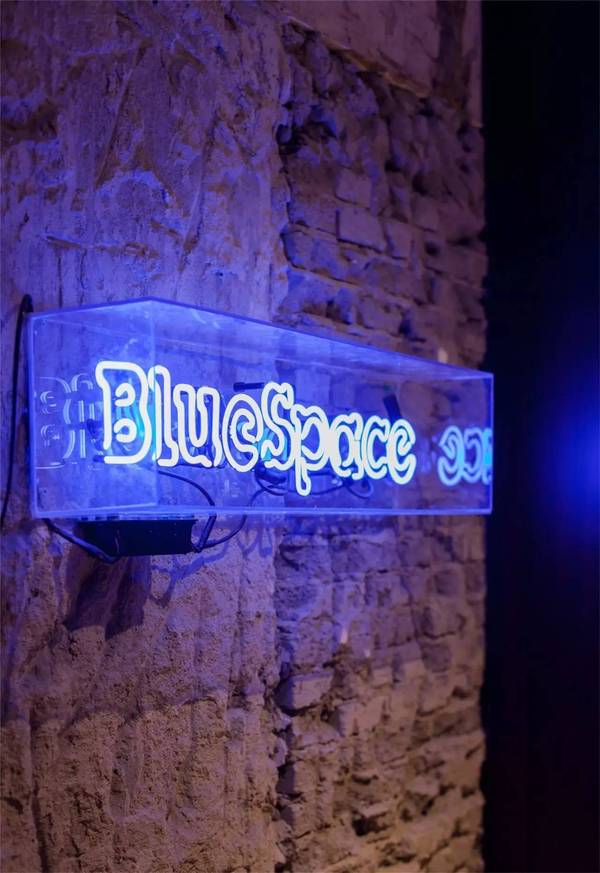 剝掉飾面，演繹時(shí)尚的清貧 | Blue Space 辦公室