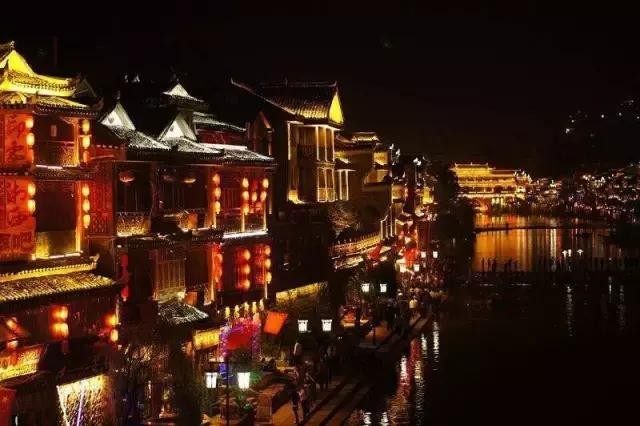 厲害了！觸摸屏公司的現(xiàn)代 loft辦公空間